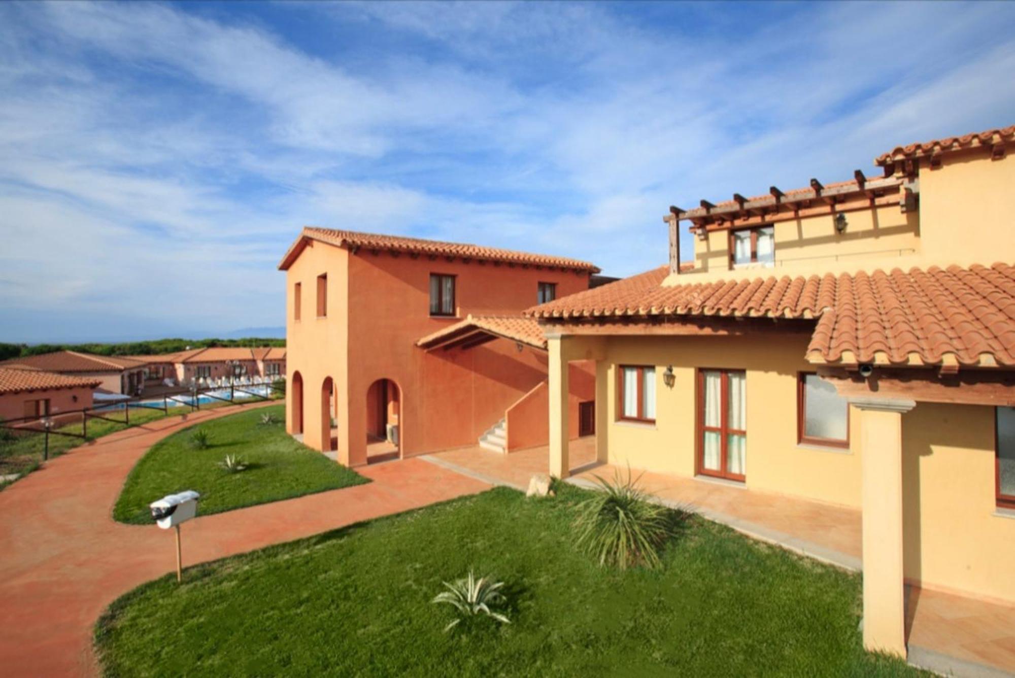 Residence Pierre & Vacances Vignola Mare ภายนอก รูปภาพ