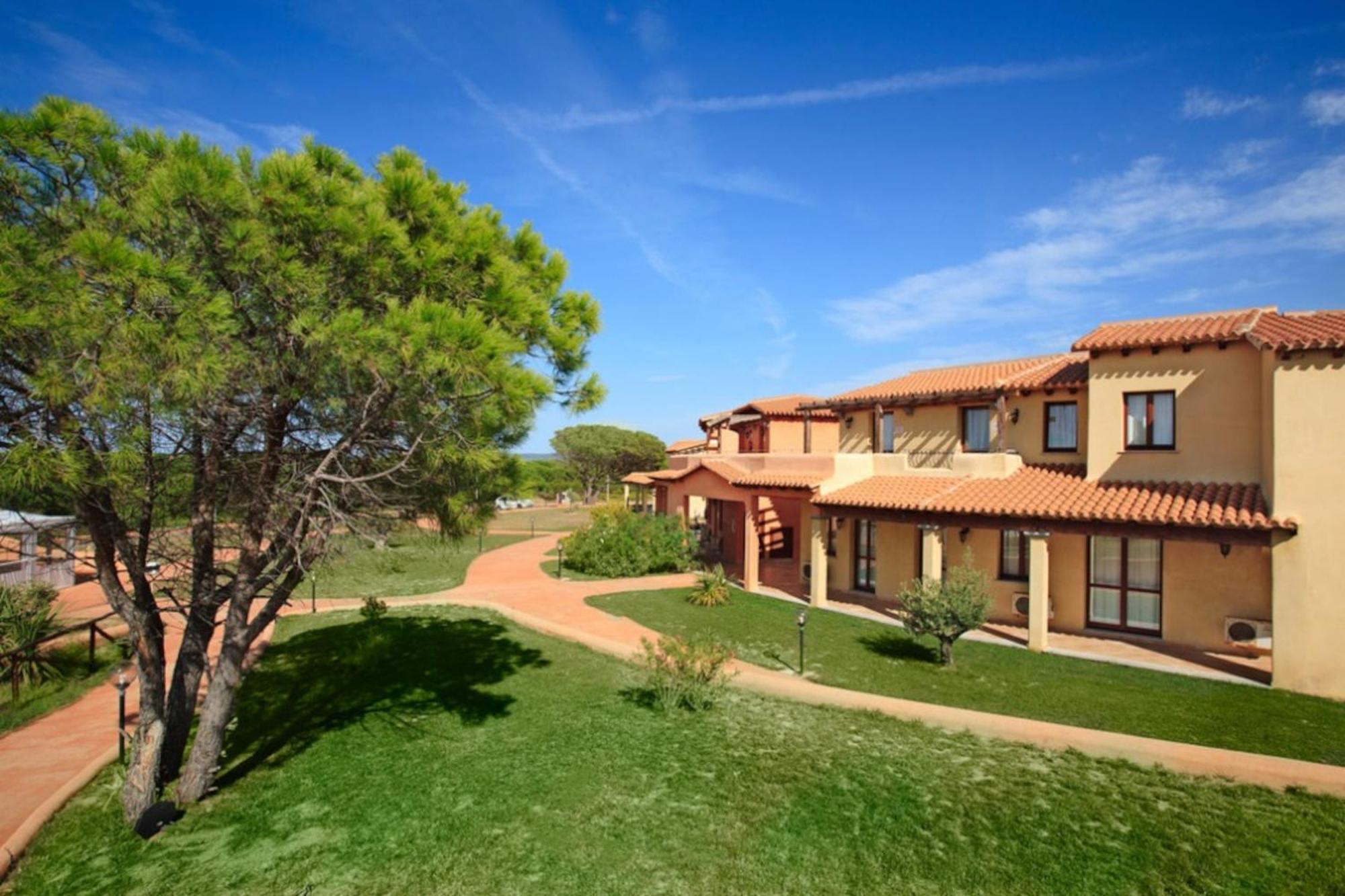 Residence Pierre & Vacances Vignola Mare ภายนอก รูปภาพ
