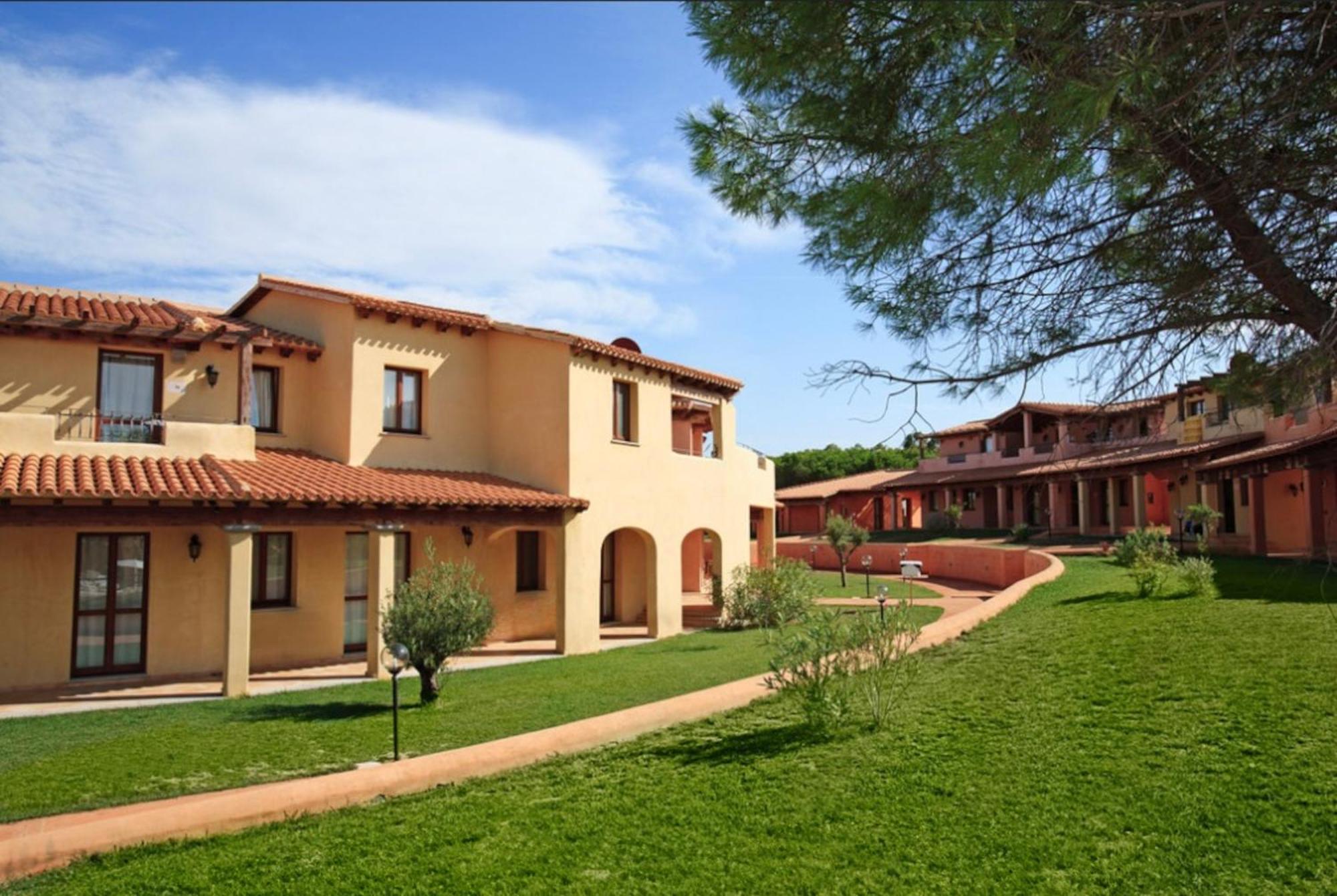 Residence Pierre & Vacances Vignola Mare ภายนอก รูปภาพ