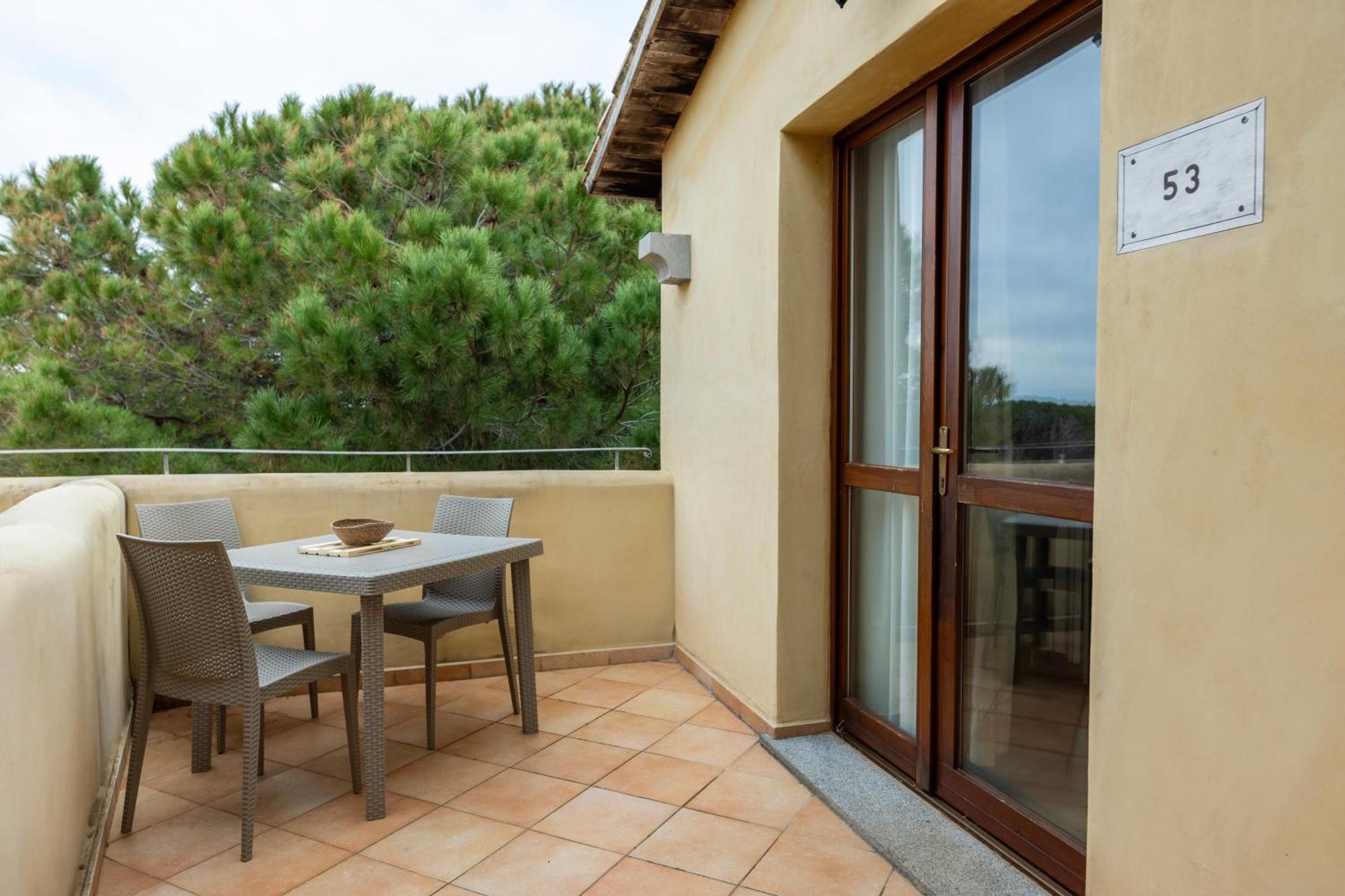Residence Pierre & Vacances Vignola Mare ภายนอก รูปภาพ
